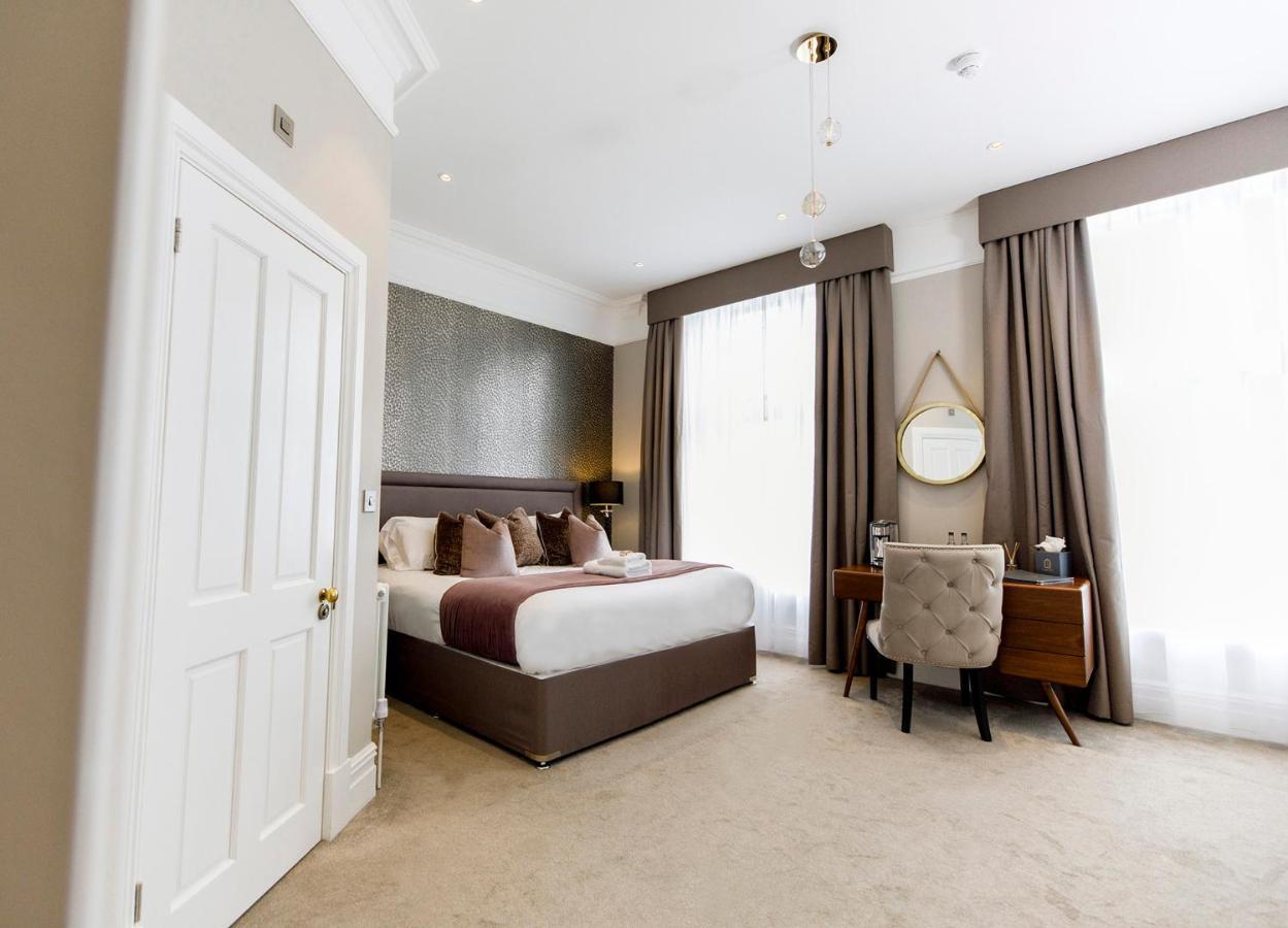 Lanelay Hall Hotel & Spa Hensol Room photo