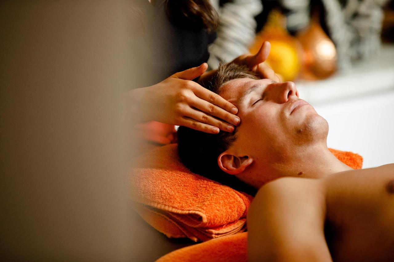 Lanelay Hall Hotel & Spa Hensol Exterior photo A man receiving a head massage