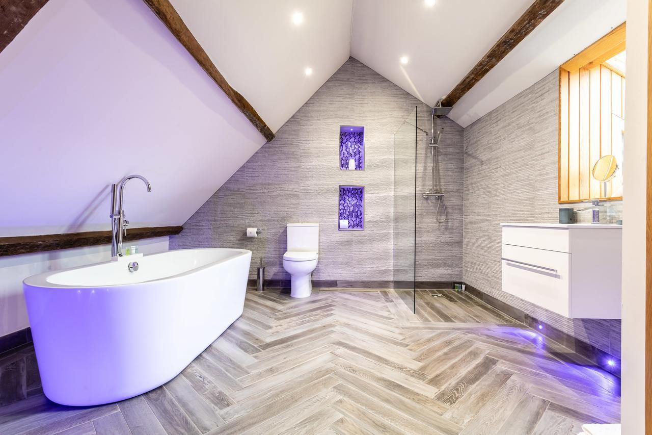 Lanelay Hall Hotel & Spa Hensol Exterior photo Bathroom